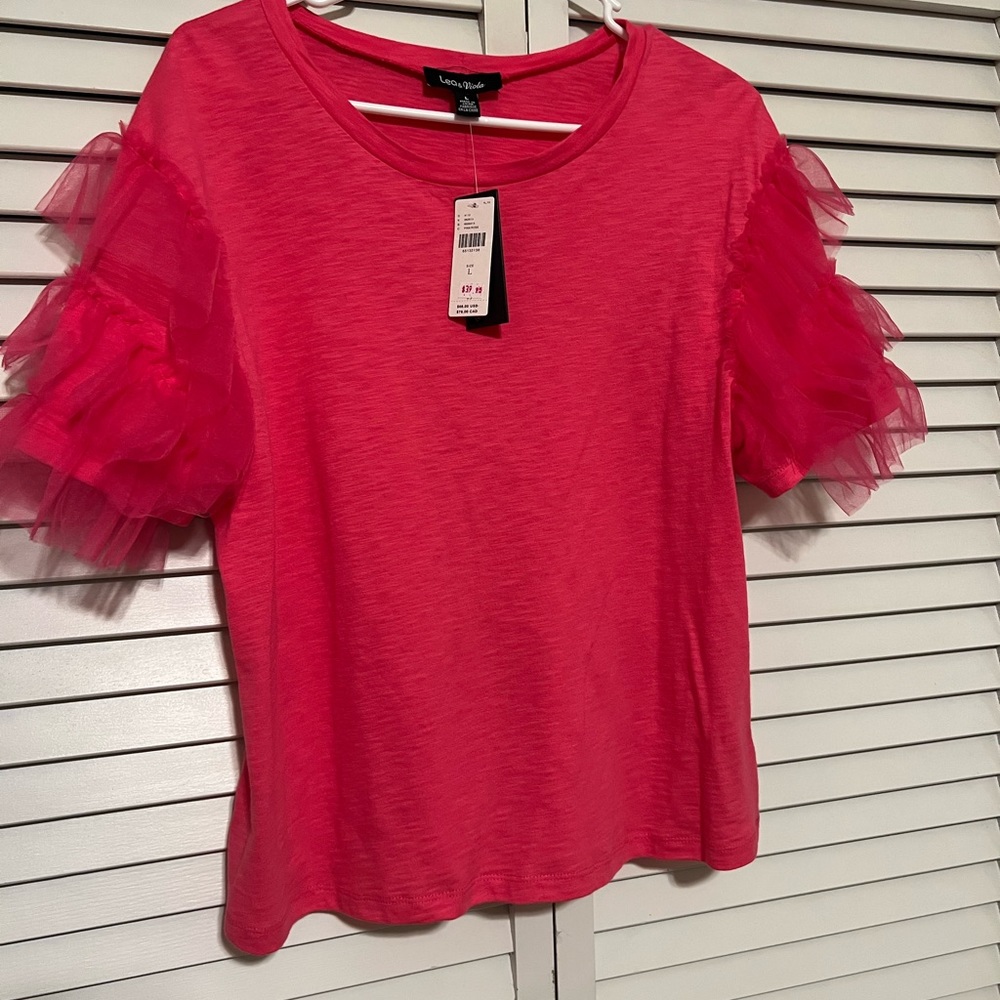 RUFFLED TULLE TEE
Anthropologie
Color: HOT PINK
Size: L